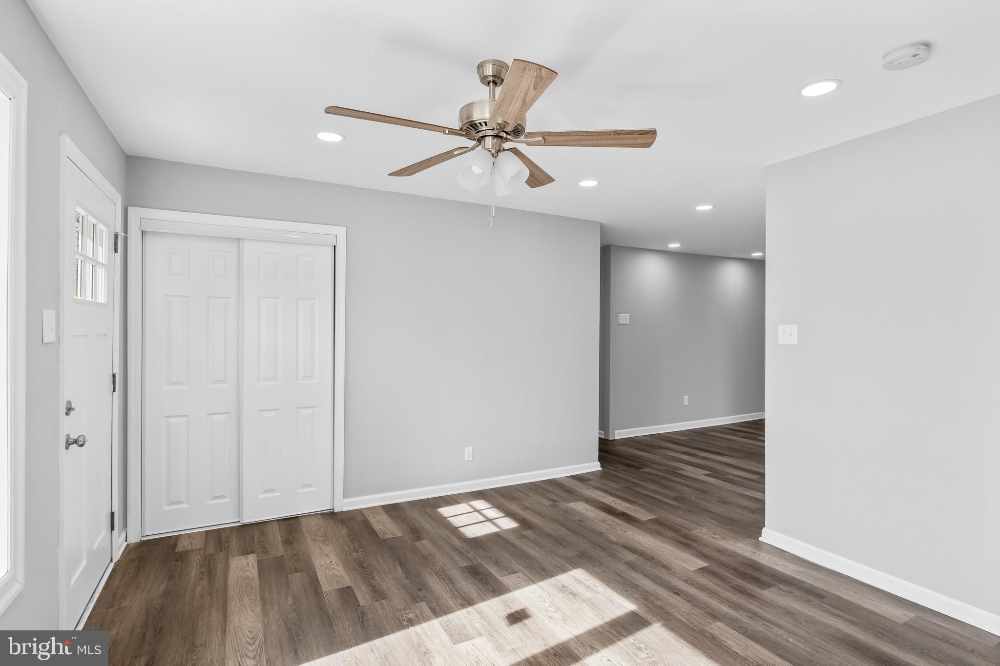 20 Mac Knight Drive Pine Hill, NJ 08021 - Photo 10 of 48 Living Room - recessed lighting