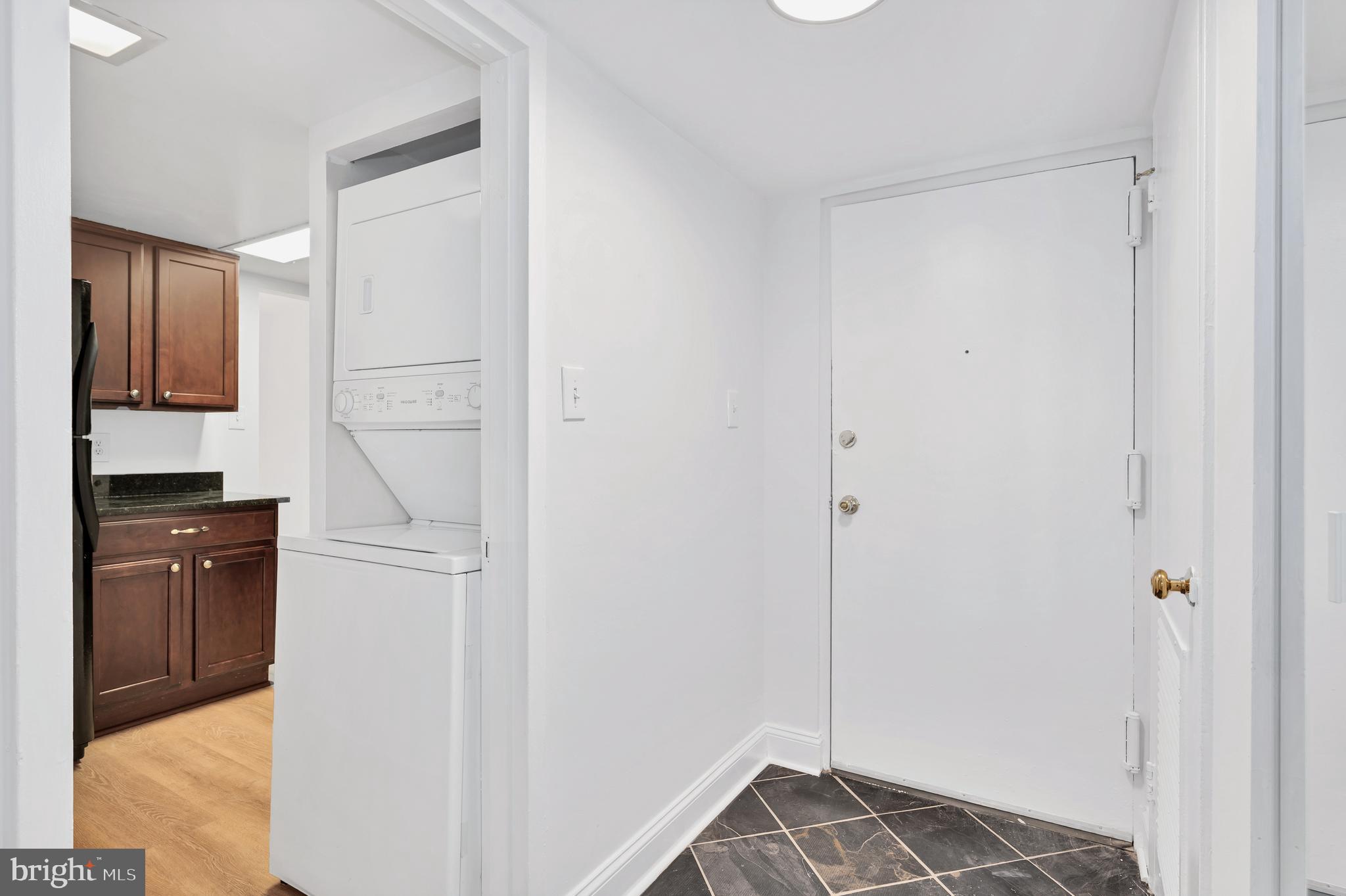 1531 Northgate Square, Unit 11B Reston, VA 20190 - Photo 3 of 25 Stacked Washer/Dryer