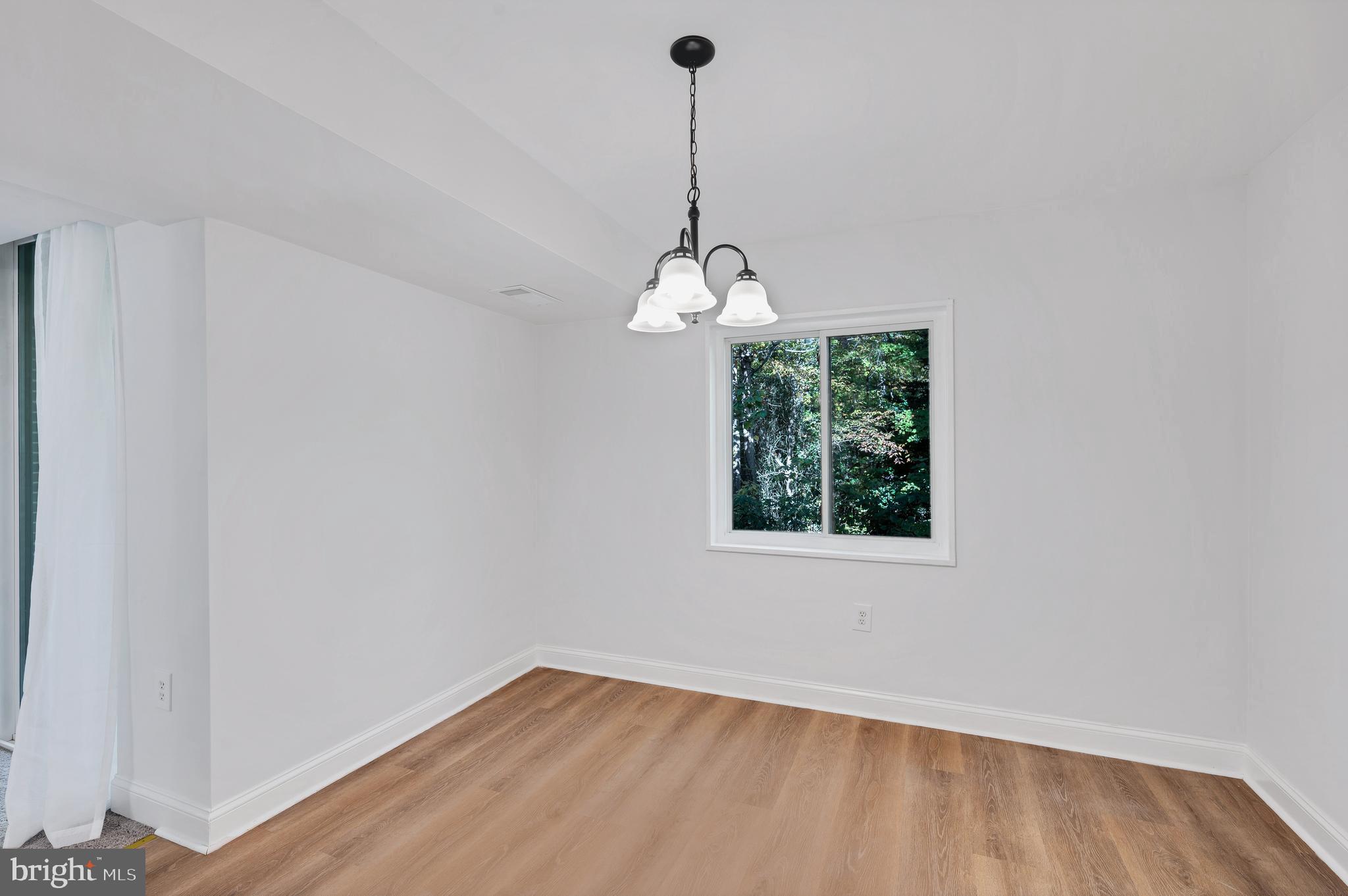 1531 Northgate Square, Unit 11B Reston, VA 20190 - Photo 7 of 25 Dining Room