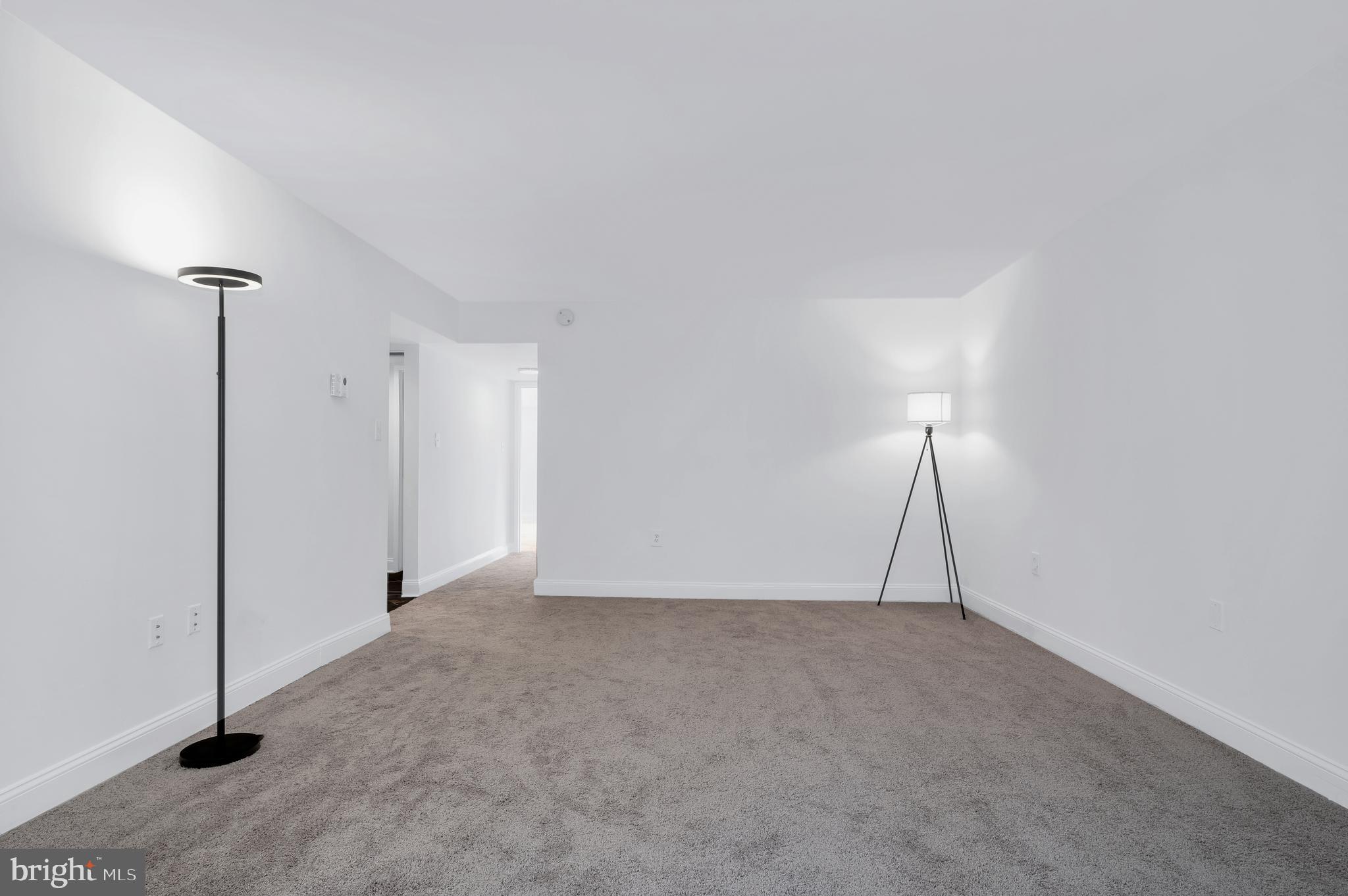 1531 Northgate Square, Unit 11B Reston, VA 20190 - Photo 9 of 25 Living Room
