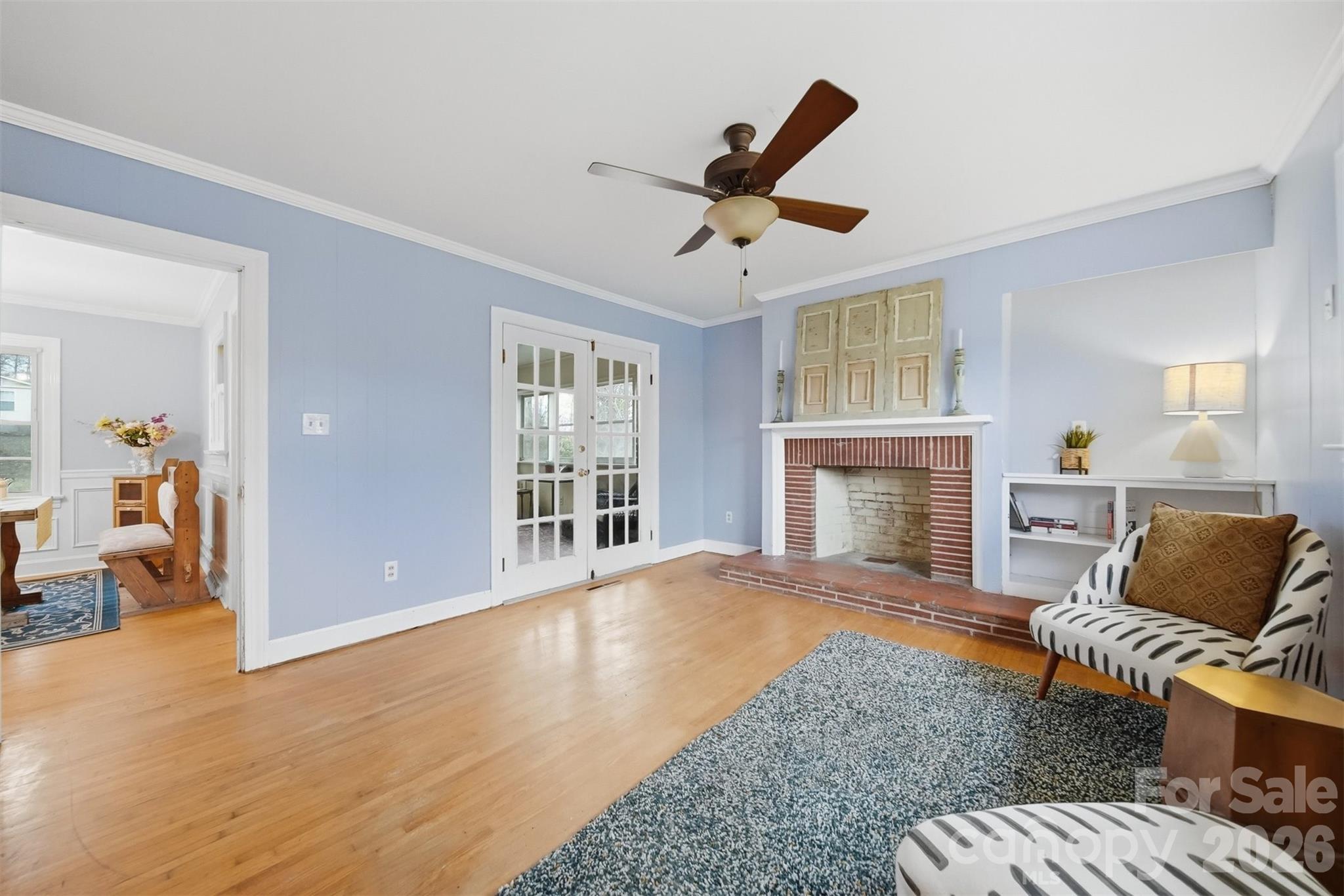 705 2nd Avenue Northeast Conover, NC 28613 - Photo 18 of 43 a living room with furniture and a window