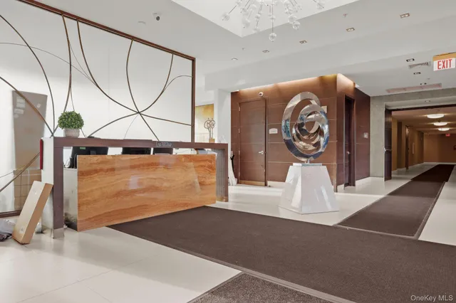 $695,000 | 701 Ridge Hill Boulevard, Unit PHF, Yonkers, NY 10710