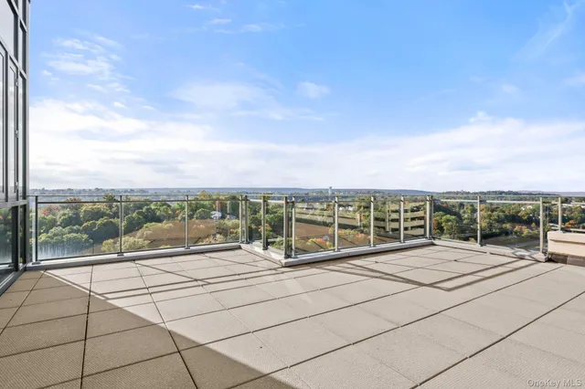 $695,000 | 701 Ridge Hill Boulevard, Unit PHF, Yonkers, NY 10710