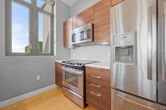 $695,000 | 701 Ridge Hill Boulevard, Unit PHF, Yonkers, NY 10710