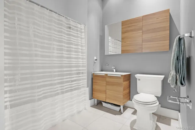 $695,000 | 701 Ridge Hill Boulevard, Unit PHF, Yonkers, NY 10710