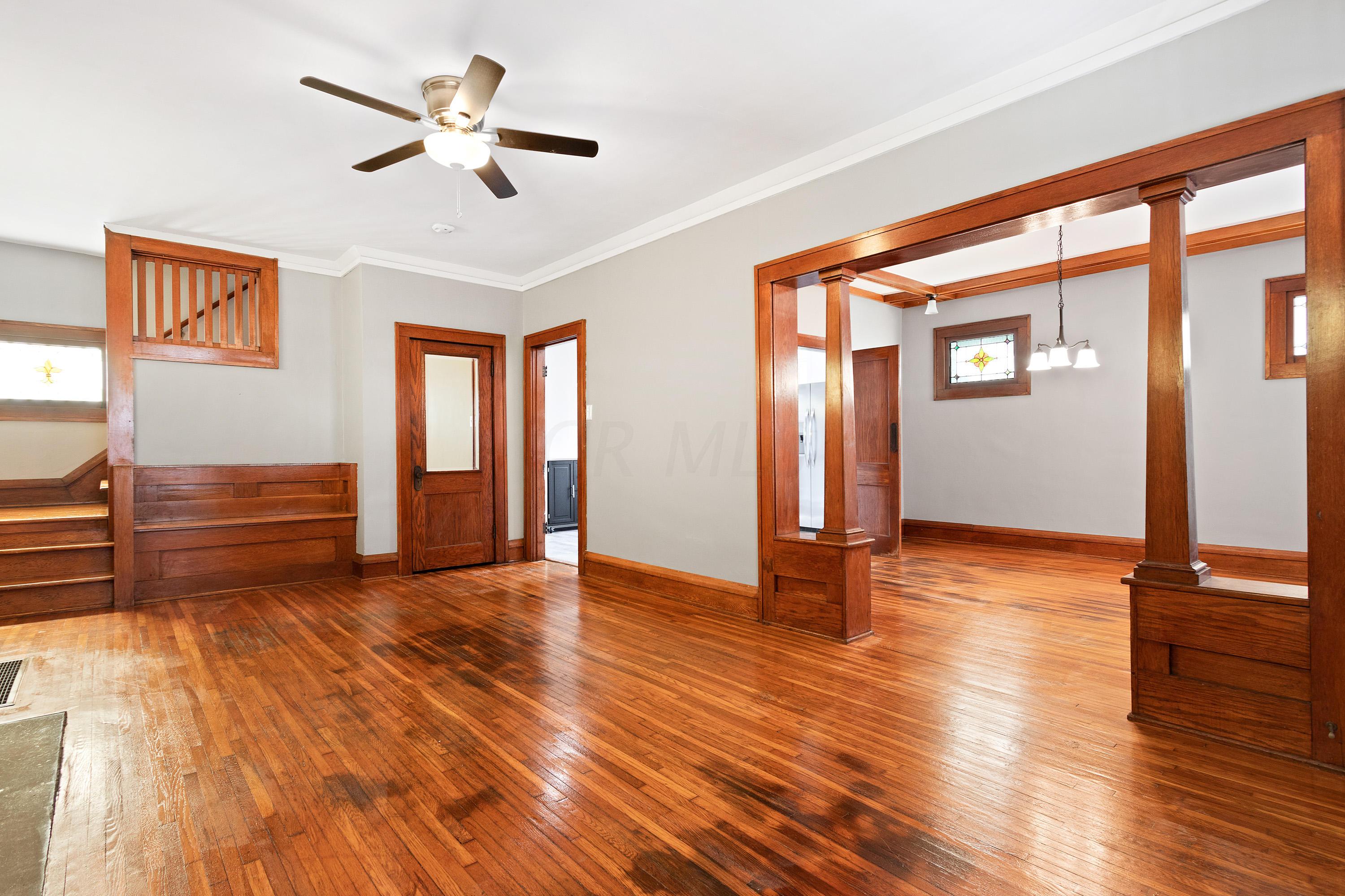 195 Tibet Road Columbus, OH 43202 - Photo 3 of 27