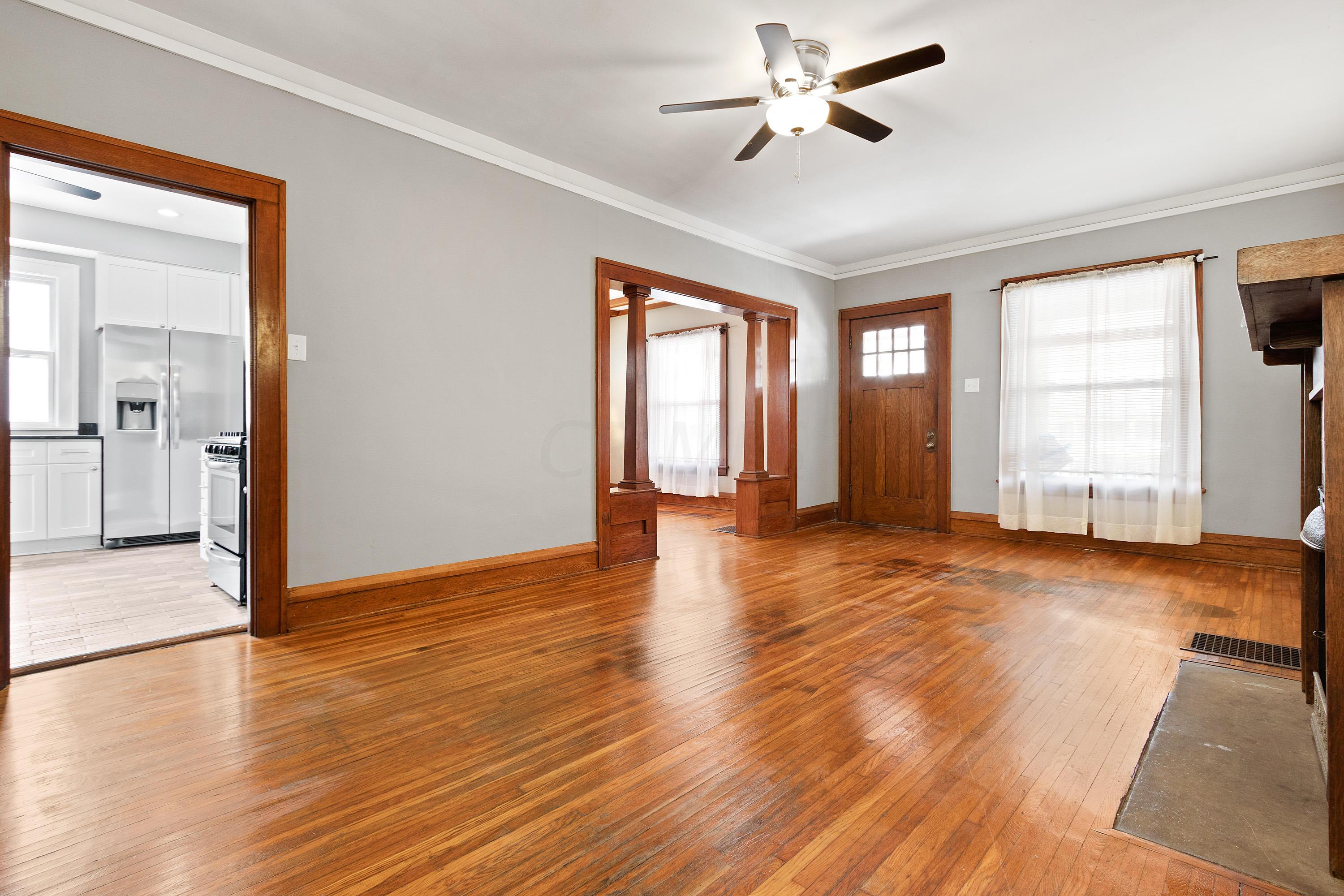 195 Tibet Road Columbus, OH 43202 - Photo 6 of 27
