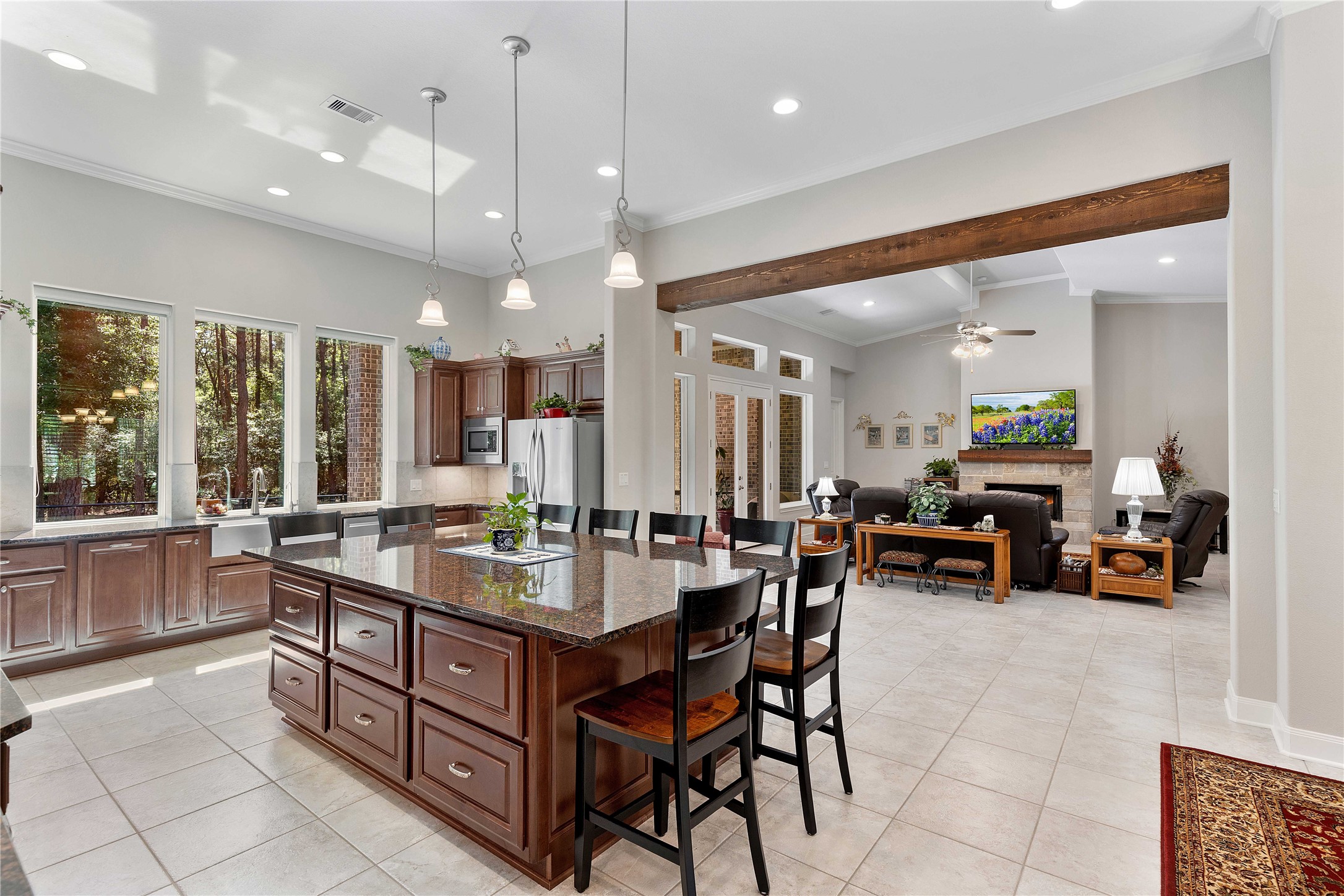 166 Rim Rock Road Huntsville, TX 77340 - Photo 13 of 50 Open kitchen