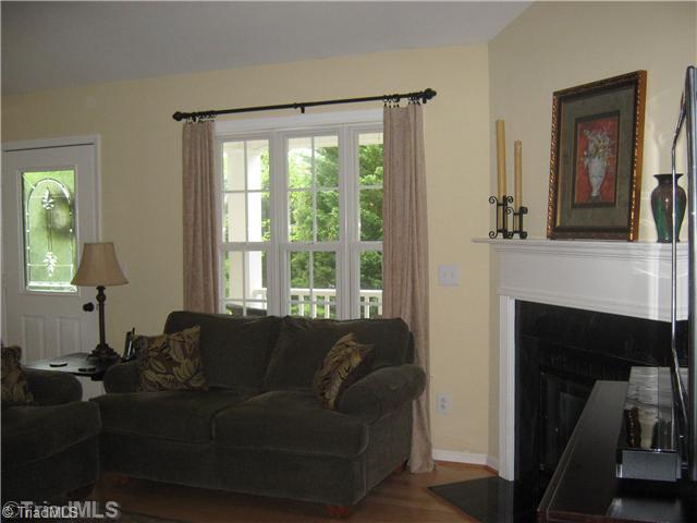 6380 Armsburg Road Clemmons, NC 27012 - Photo 3 of 16 Den/Family/Great Room.