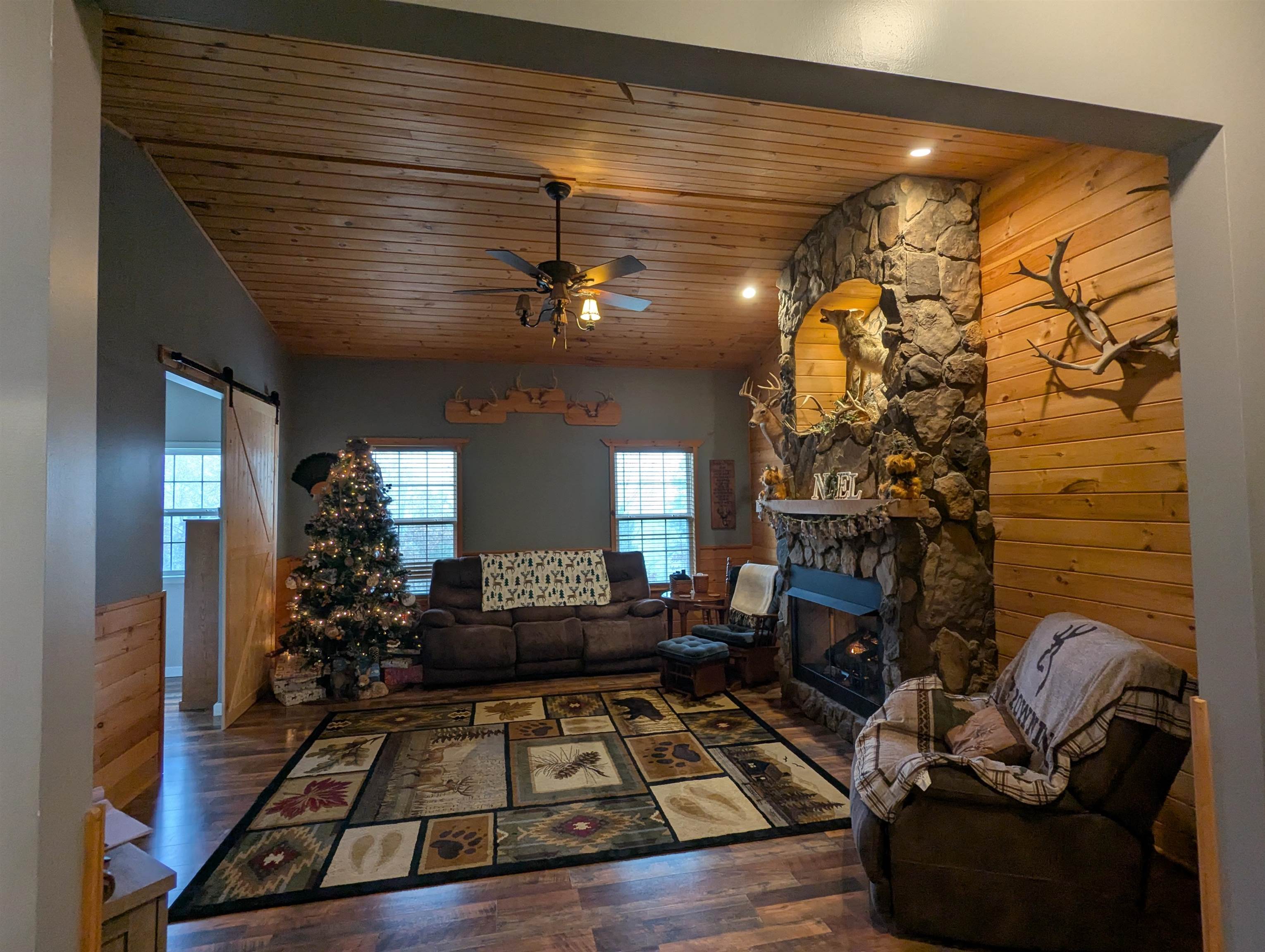 240 Walnut Lane Grayson, KY 41143 - Photo 2 of 27