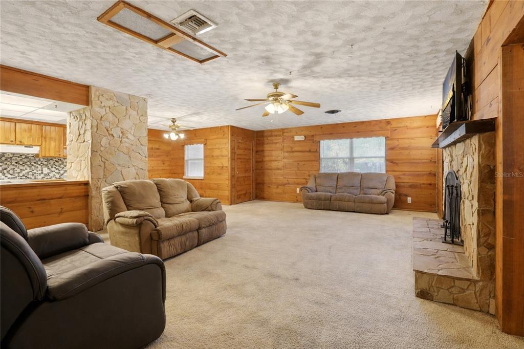 901 Edgemoor Avenue Sebring, FL 33870 - Photo 5 of 28