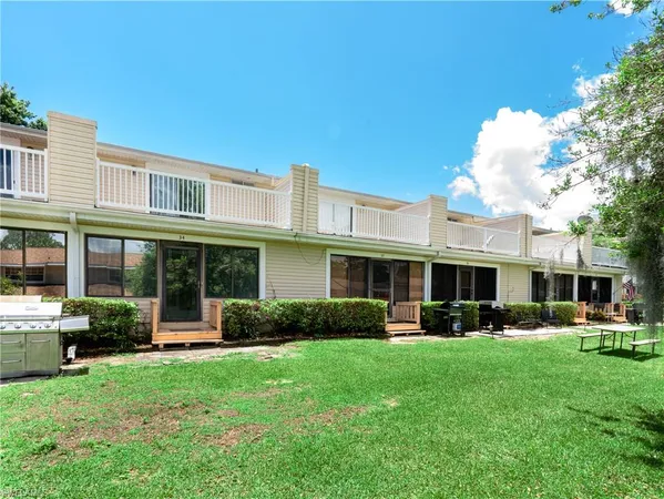 $248,900 | 11001 Southeast Sunset Harbor Road, Unit 34, Summerfield, FL 34491