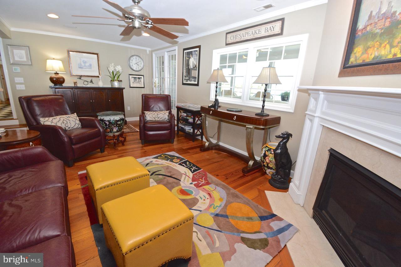 1669 Town Point Road Cambridge, MD 21613 - Photo 19 of 59 Den