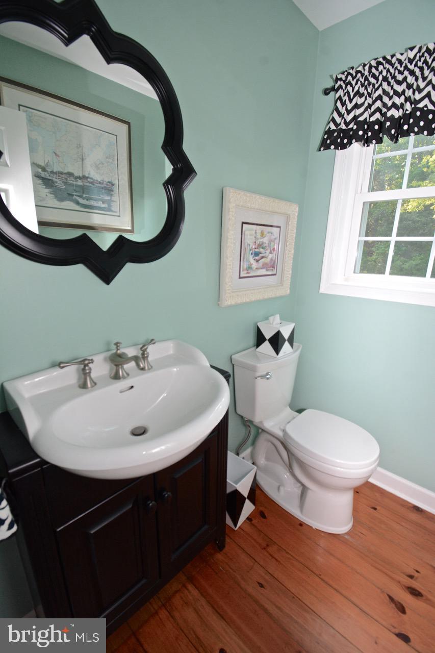 1669 Town Point Road Cambridge, MD 21613 - Photo 26 of 59 First Floor Powder Room