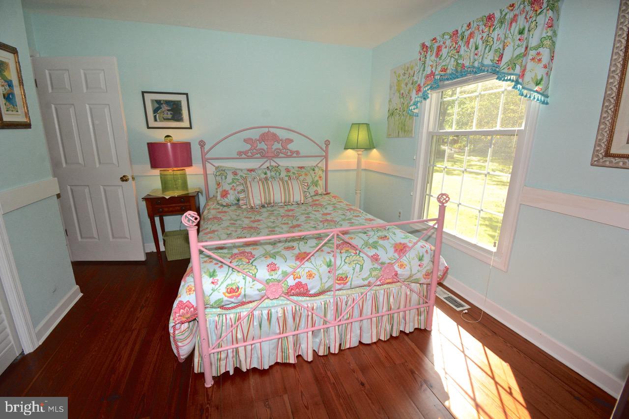 1669 Town Point Road Cambridge, MD 21613 - Photo 34 of 59 First Floor Bedroom