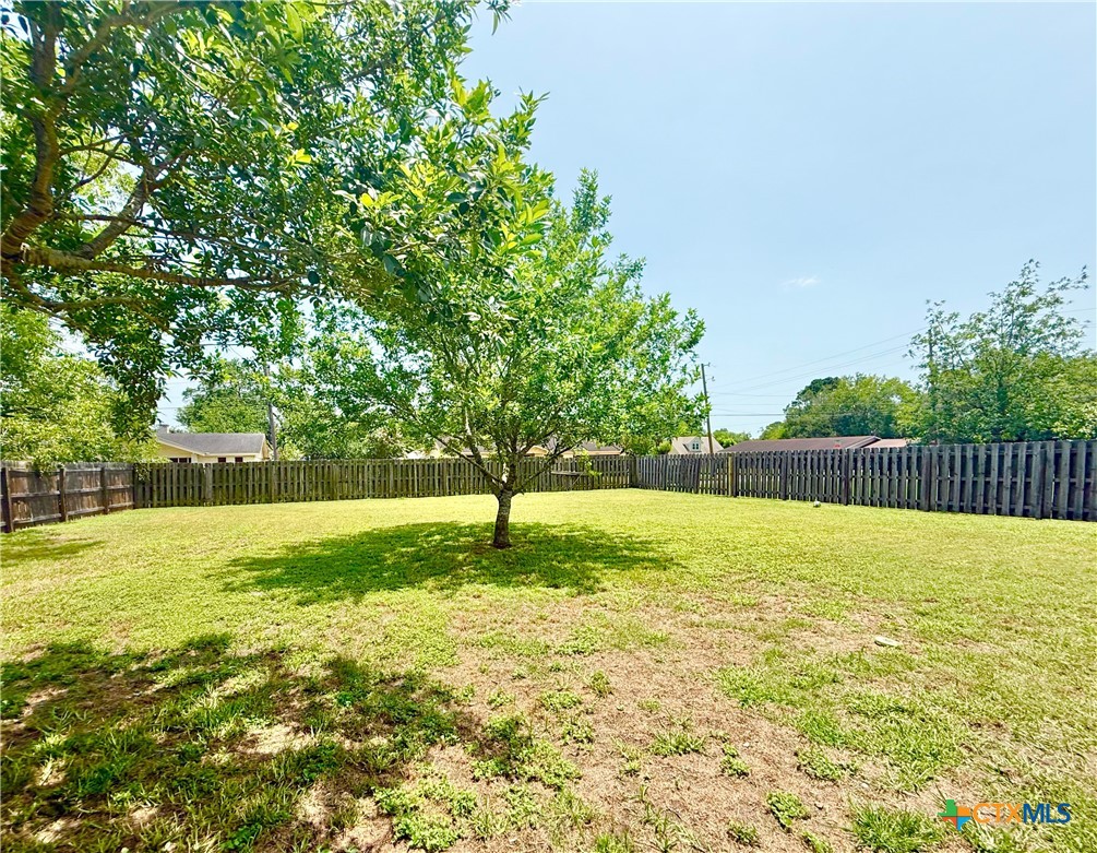 602 North Ridge Street Hallettsville, TX 77964 - Photo 44 of 47