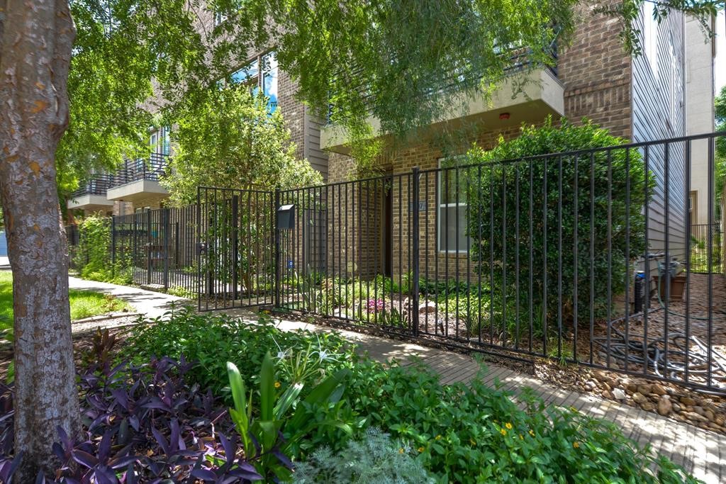 1807 West Webster Street Houston, TX 77006 - Photo 39 of 45