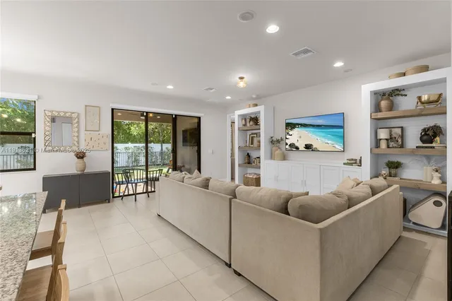 $825,000 | 7464 Estero Drive, Lake Worth, FL 33463