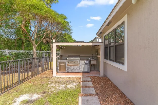 $825,000 | 7464 Estero Drive, Lake Worth, FL 33463