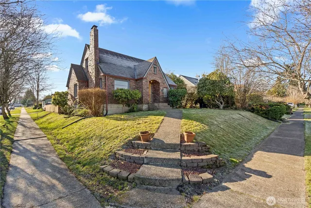 $489,000 | 1102 South 61st Street, Tacoma, WA 98408