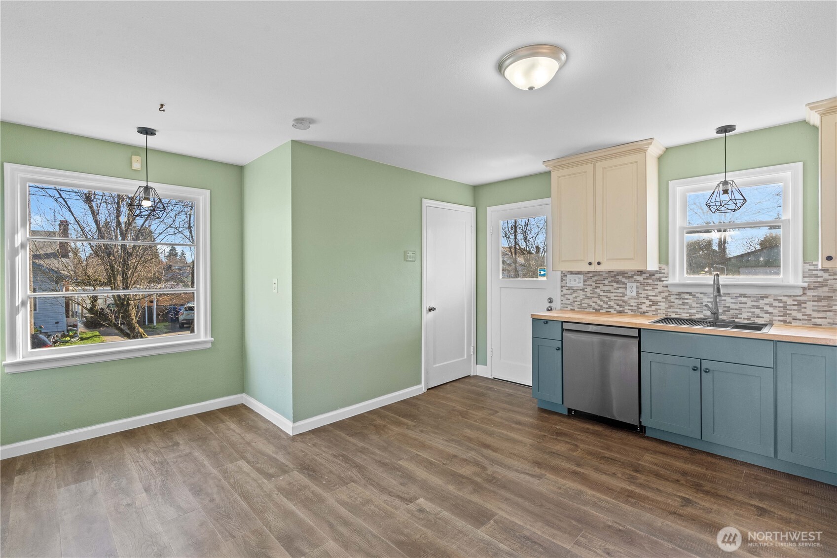 1102 South 61st Street Tacoma, WA 98408 - Photo 11 of 32