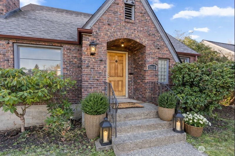 1102 South 61st Street Tacoma, WA 98408 - Photo 3 of 32