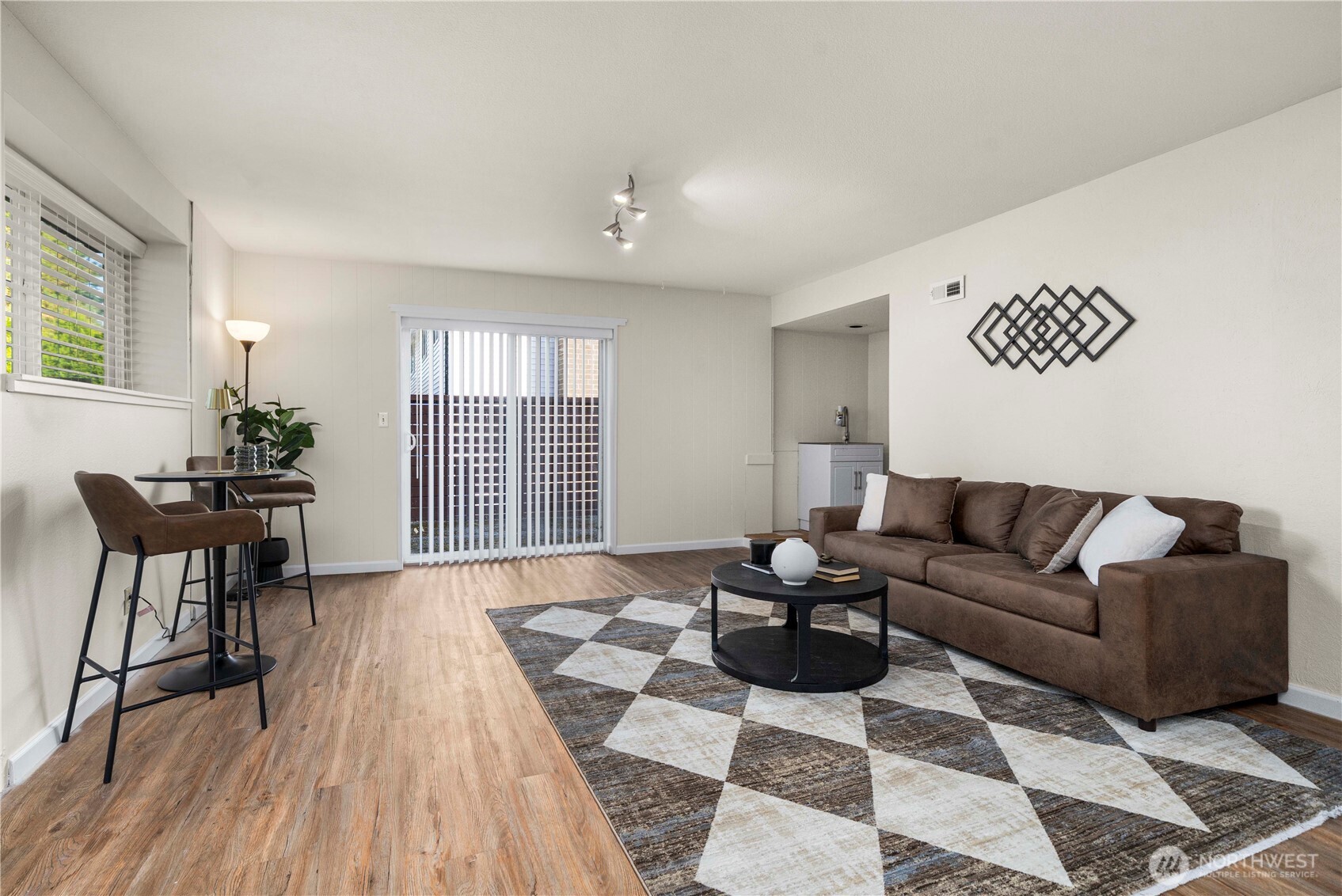 31611 37th Avenue Southwest Federal Way, WA 98023 - Photo 25 of 34 a living room with furniture and a window