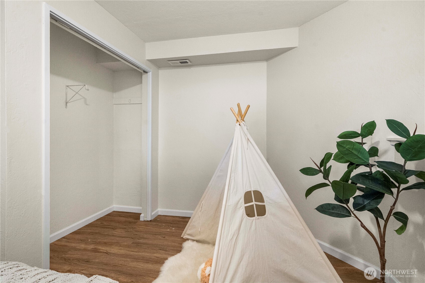 31611 37th Avenue Southwest Federal Way, WA 98023 - Photo 30 of 34 a view of a bedroom