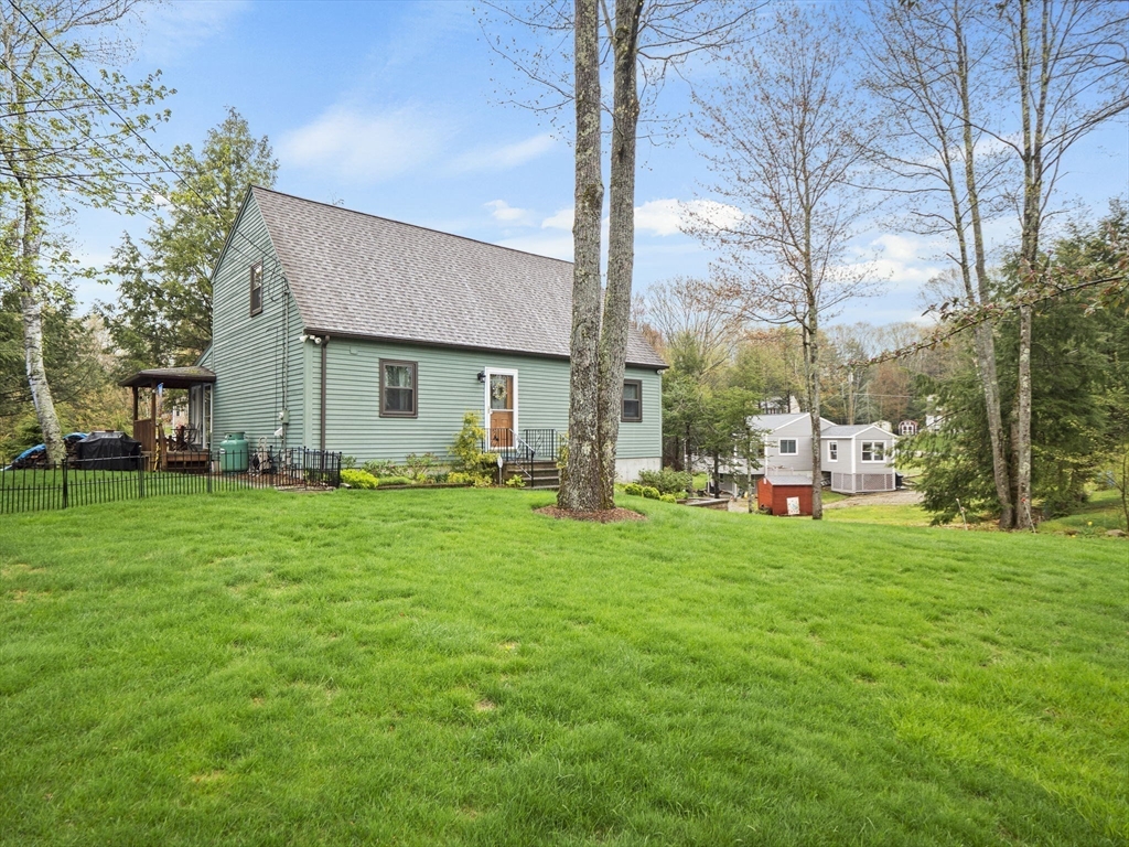 16 Blueberry Road Ashburnham, MA 01430 - Photo 5 of 42