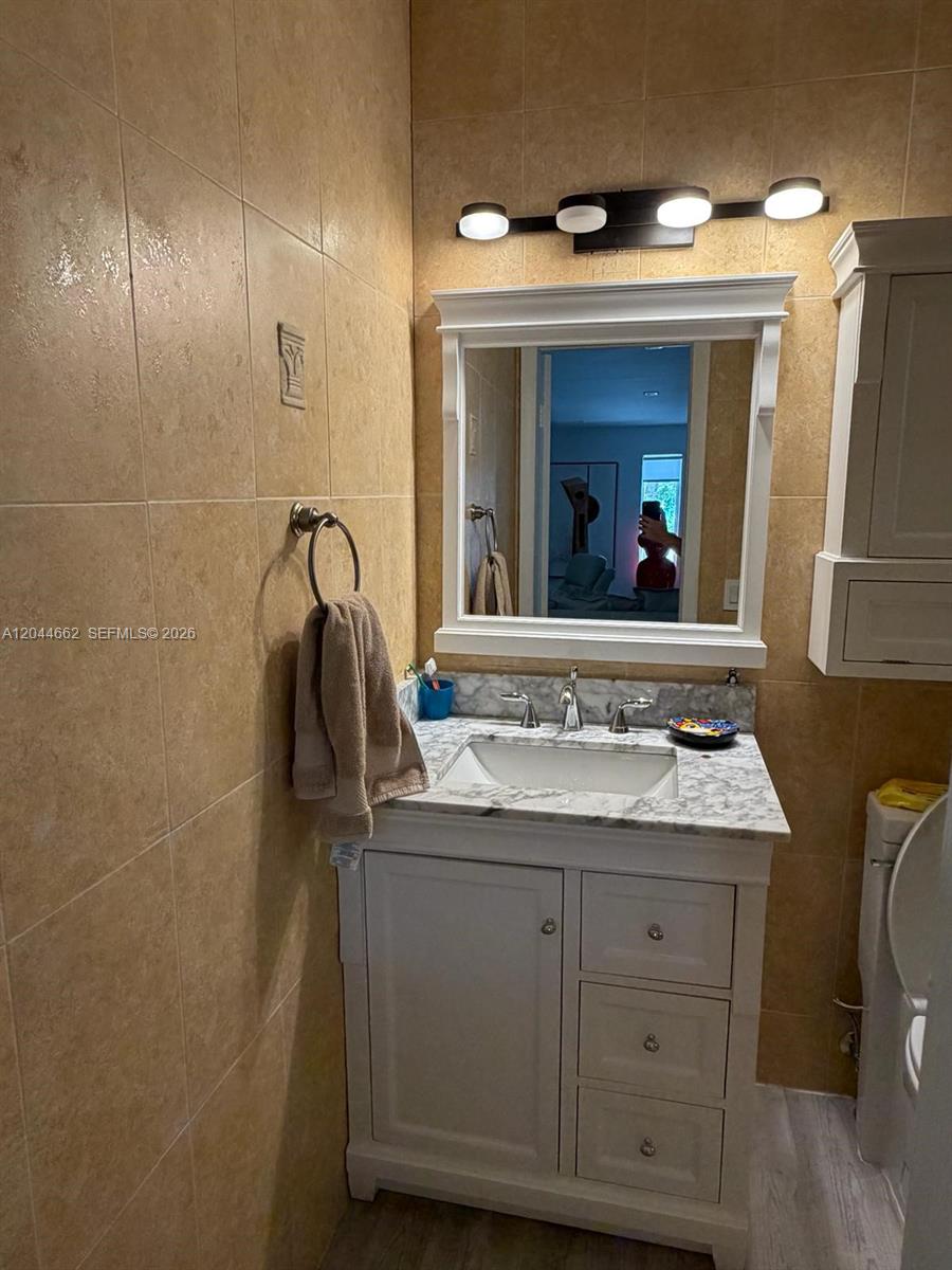 2401 Southwest 16th Court Miami, FL 33145 - Photo 16 of 41