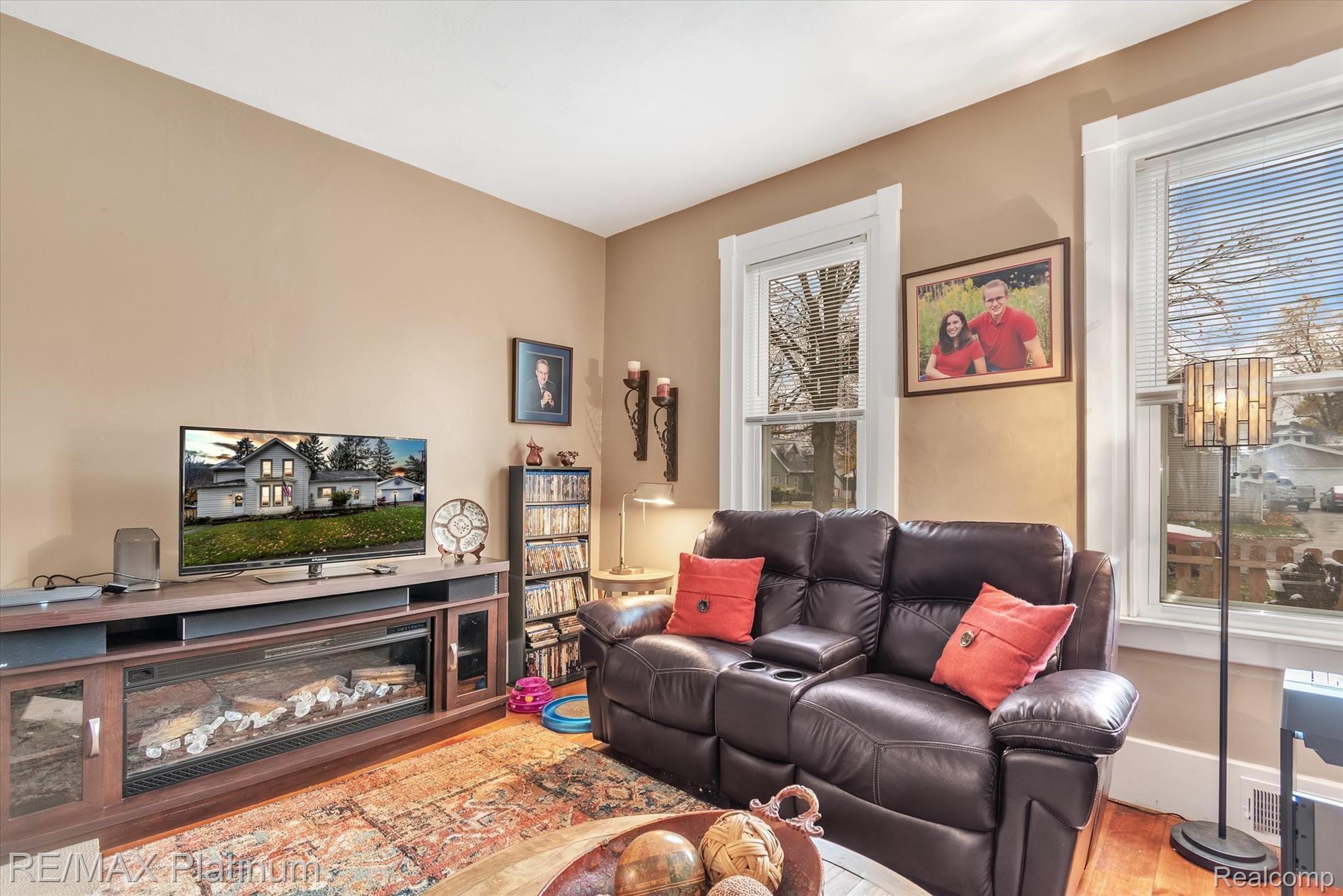 220 Jewett Street Howell, MI 48843 - Photo 5 of 30 Family Room