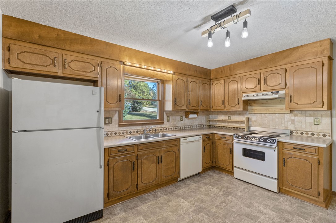 503 Rock Creek Road Clemson, SC 29631 - Photo 2 of 16