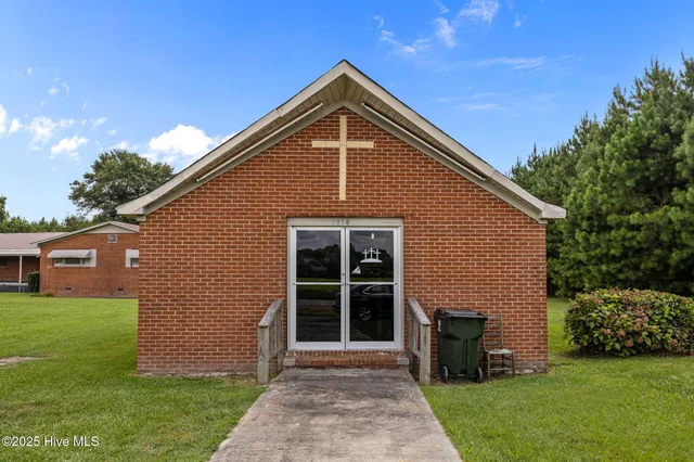 $215,000 | 1814 Hickory Grove Road, Williamston, NC 27892