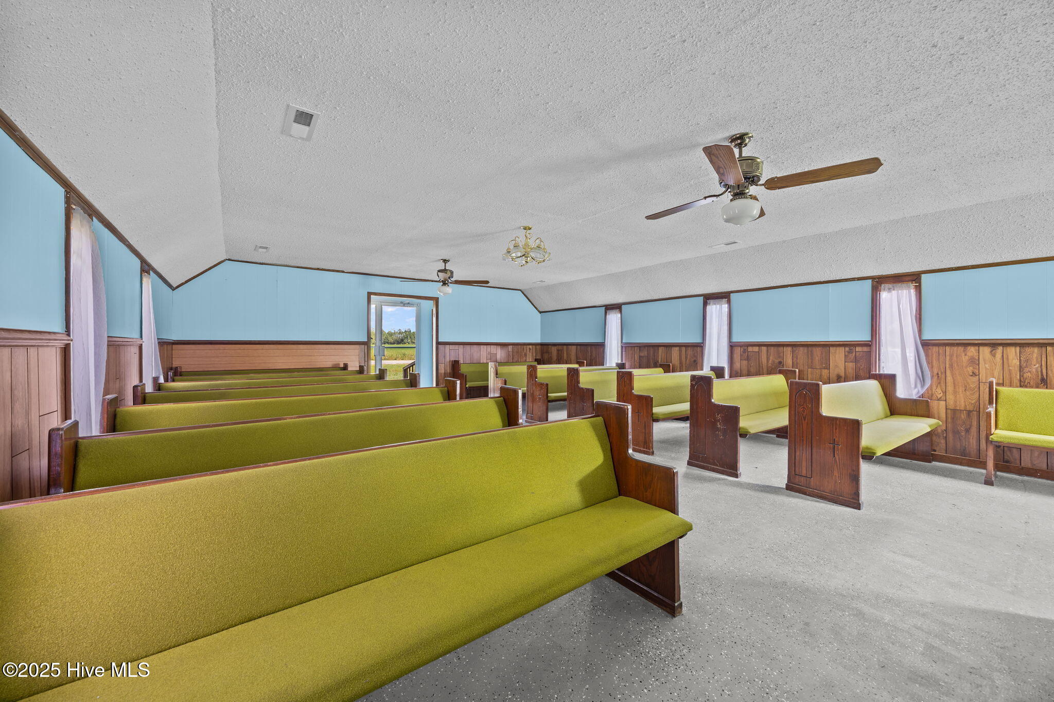 1814 Hickory Grove Road Williamston, NC 27892 - Photo 17 of 55 1814 Interior