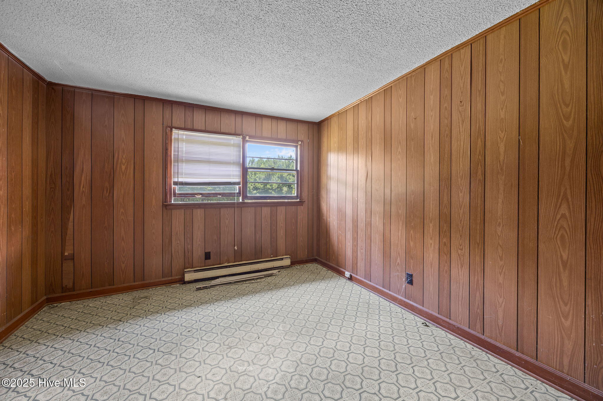 1814 Hickory Grove Road Williamston, NC 27892 - Photo 25 of 55 1836 Interior