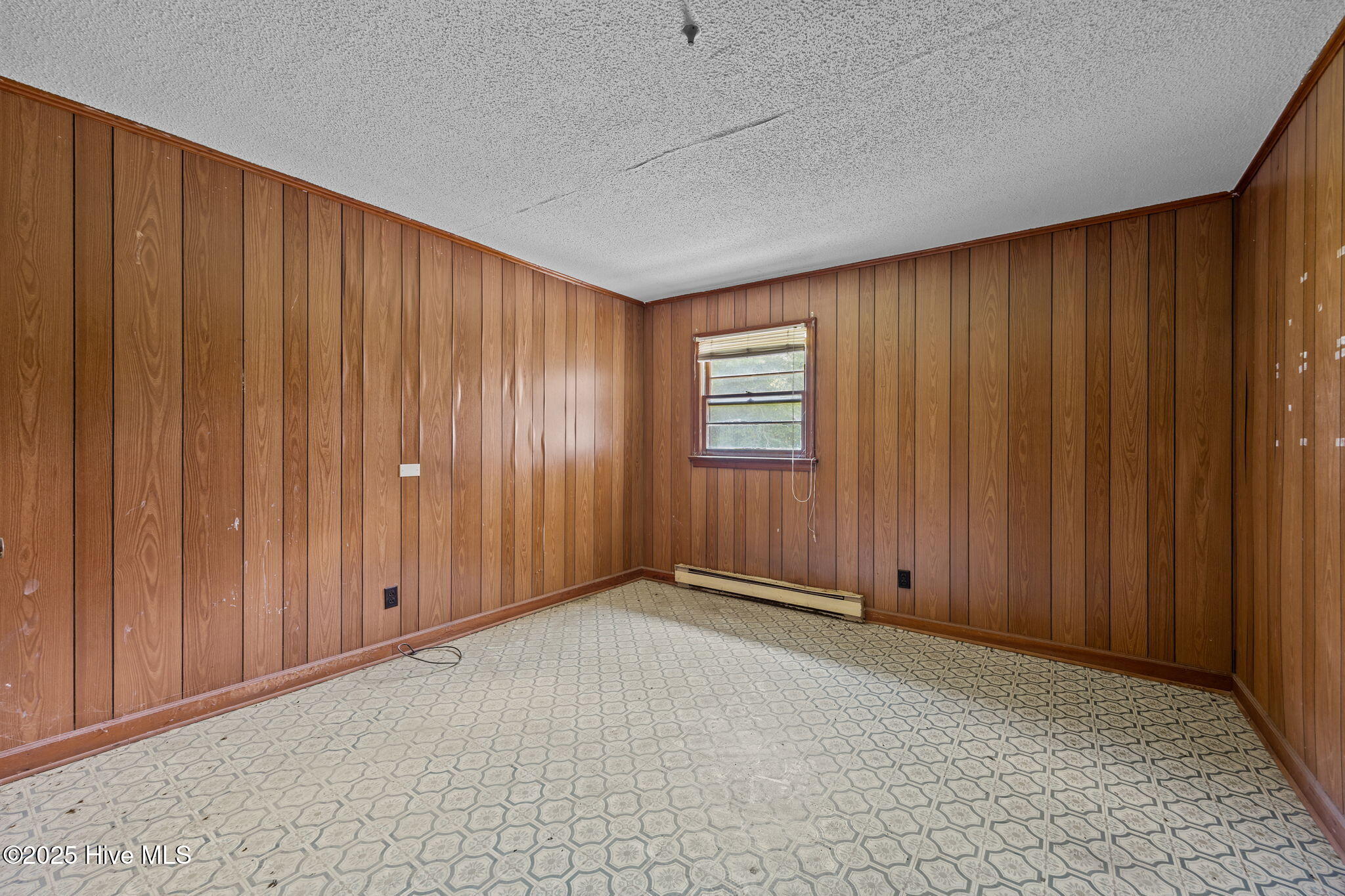 1814 Hickory Grove Road Williamston, NC 27892 - Photo 27 of 55 1836 Interior