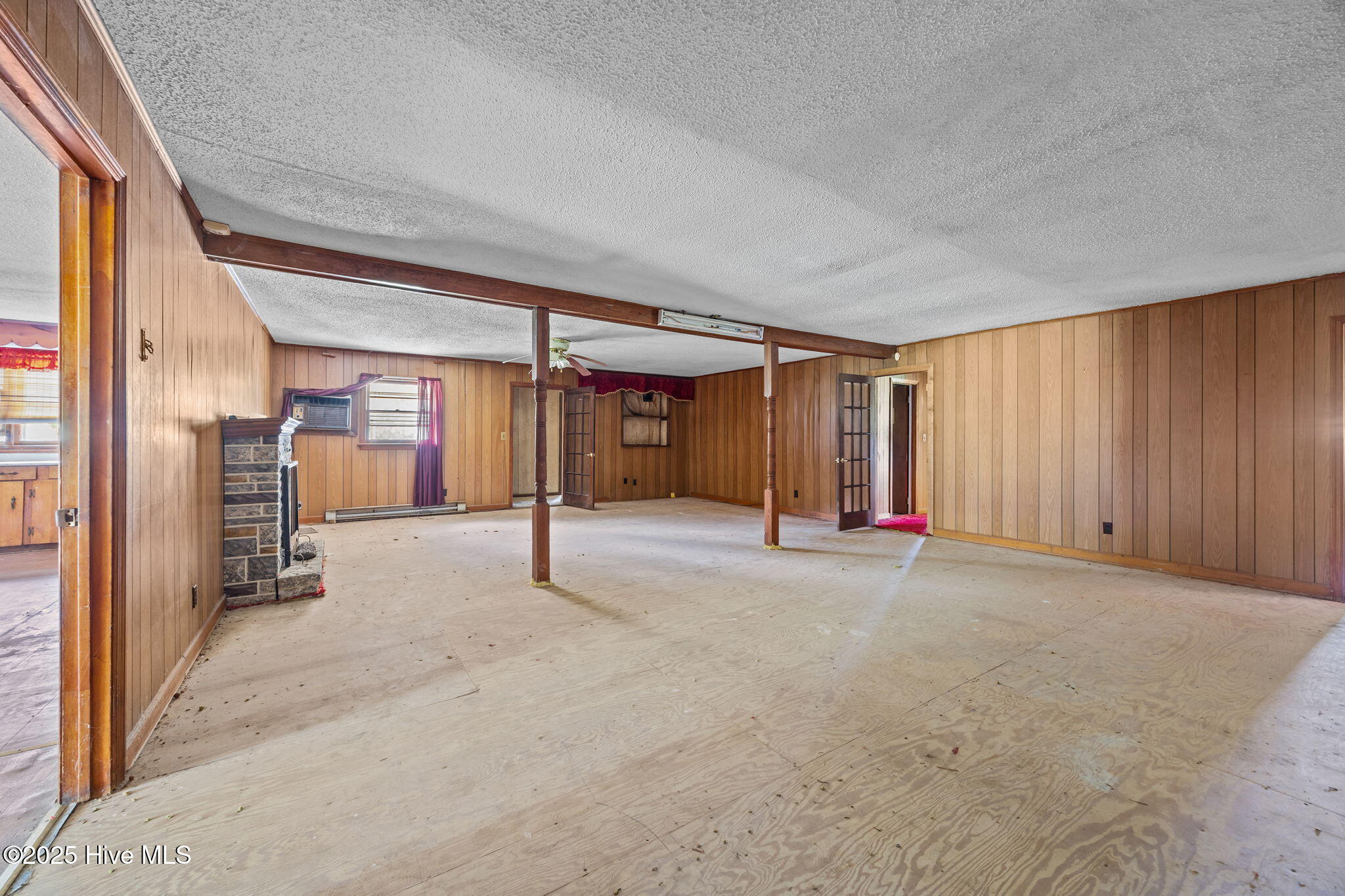 1814 Hickory Grove Road Williamston, NC 27892 - Photo 28 of 55 1836 Interior