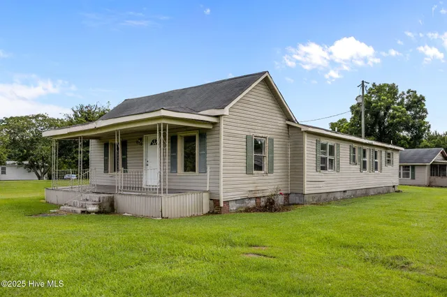 $215,000 | 1814 Hickory Grove Road, Williamston, NC 27892