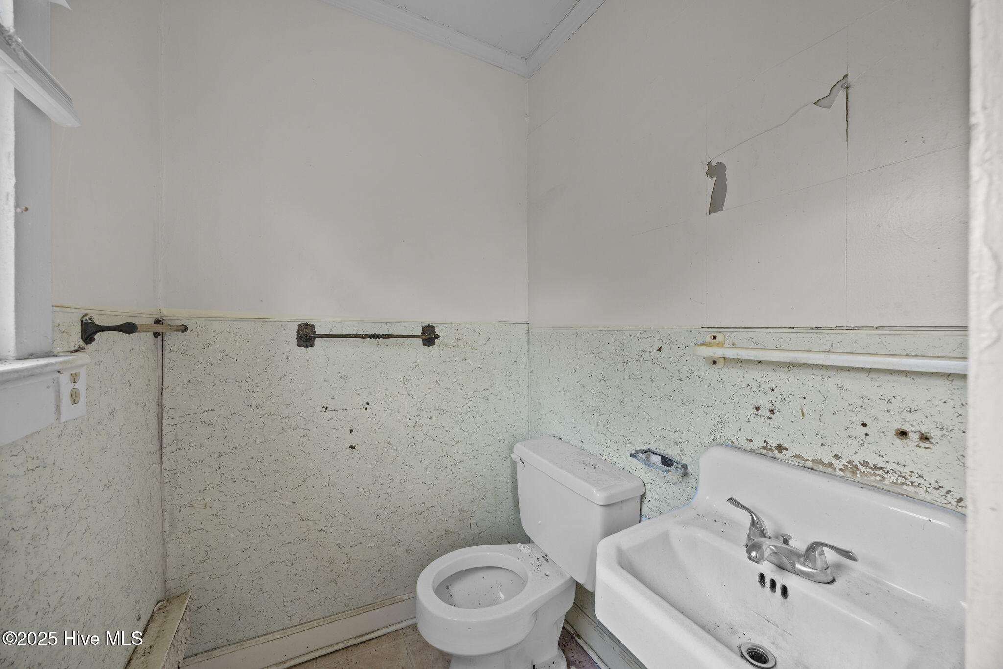 1814 Hickory Grove Road Williamston, NC 27892 - Photo 43 of 55 1858 Interior