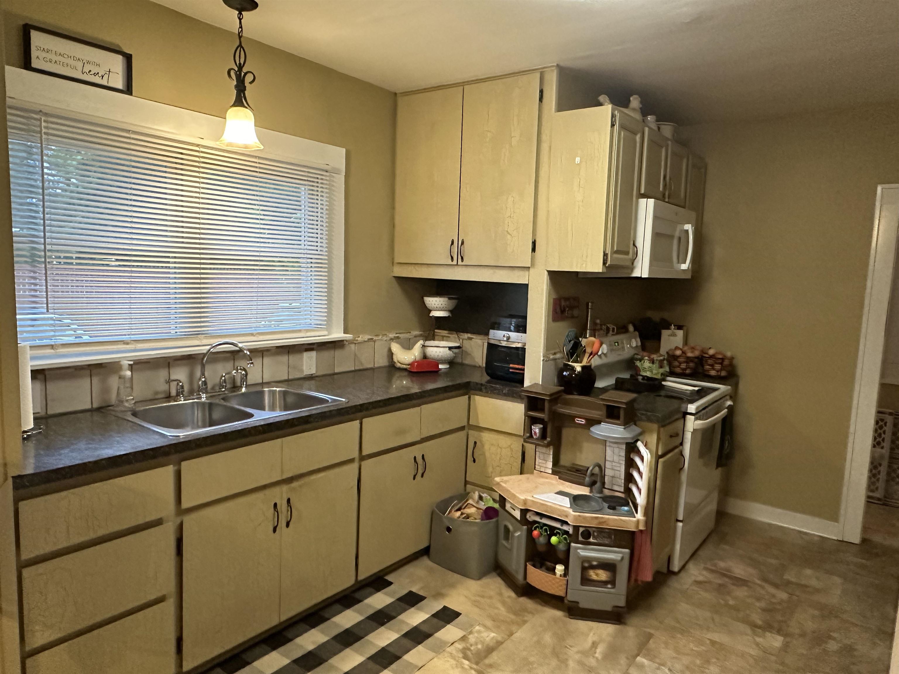 3806 Wheeler Road Standish, MI 48658 - Photo 12 of 35 1925604-466efc5b-9881-4295-82bb-18178777f03e.JPG