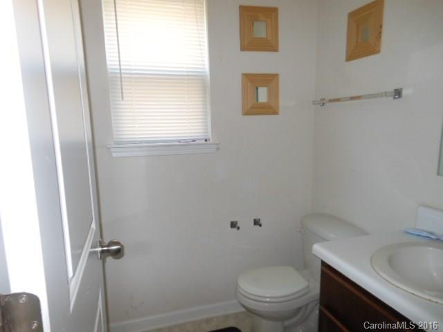 5854 Ringneck Road, Unit 4 Charlotte, NC 28216 - Photo 7 of 17 Gallery Image 7