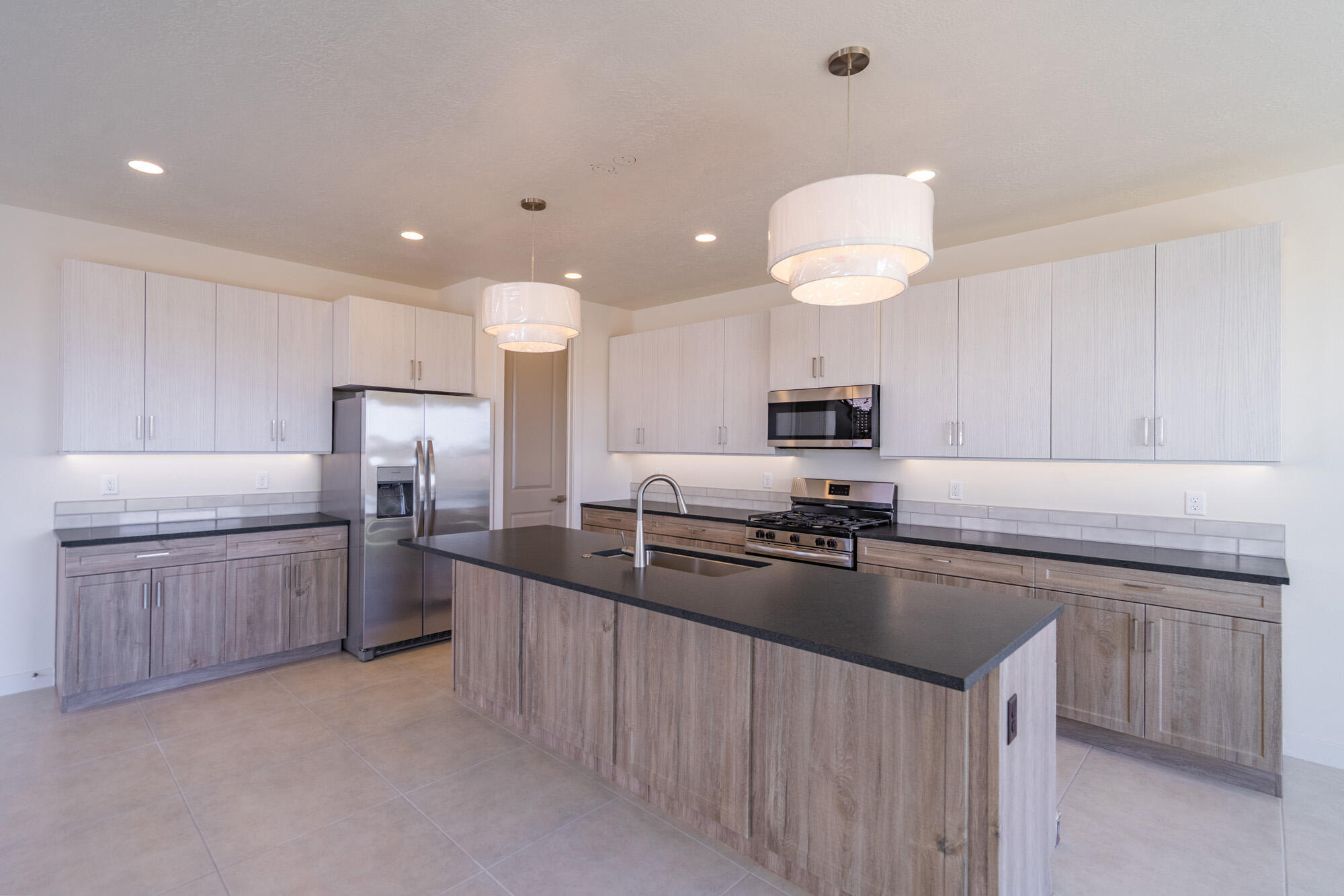 2936 West 570 North Hurricane, UT 84737 - Photo 21 of 82 Kitchen