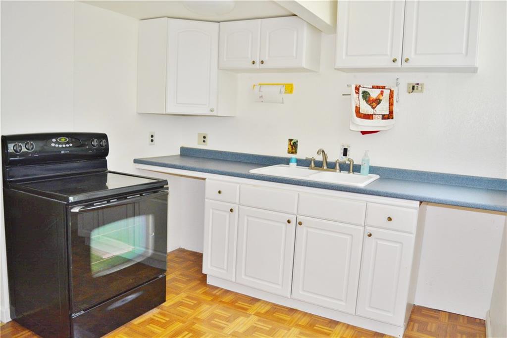 1200 Anderson Road Pittsburgh, PA 15209 - Photo 13 of 25 Master bedroom kitchenette