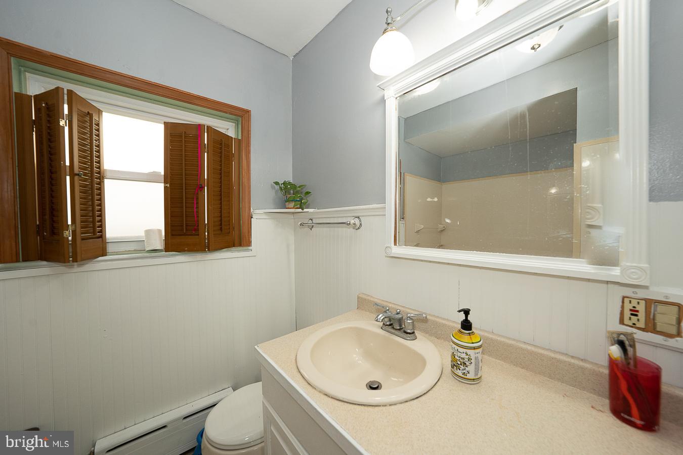 7201 Wayne Avenue Upper Darby, PA 19082 - Photo 16 of 64