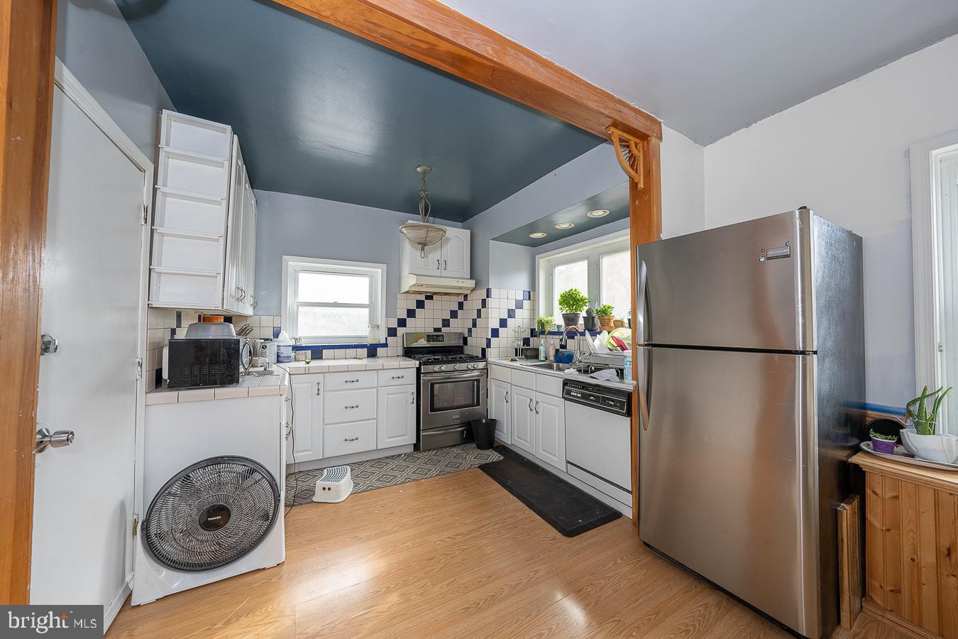 7201 Wayne Avenue Upper Darby, PA 19082 - Photo 18 of 64