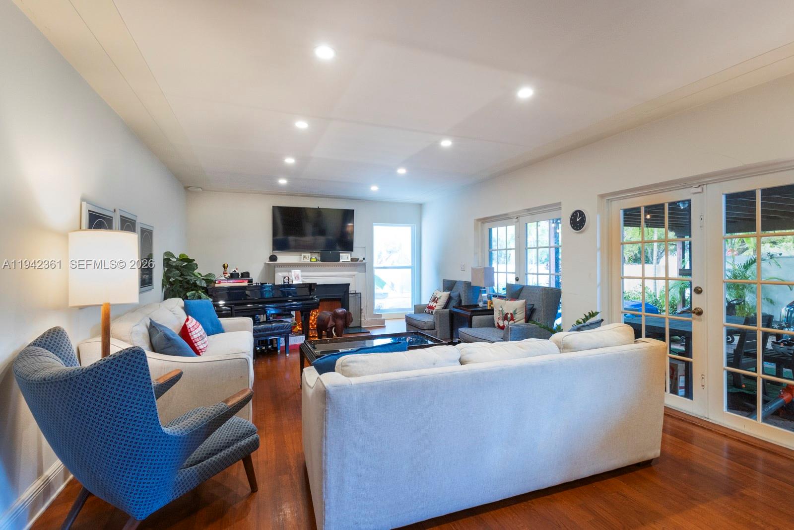 360 Southwest 28th Road Miami, FL 33129 - Photo 13 of 36