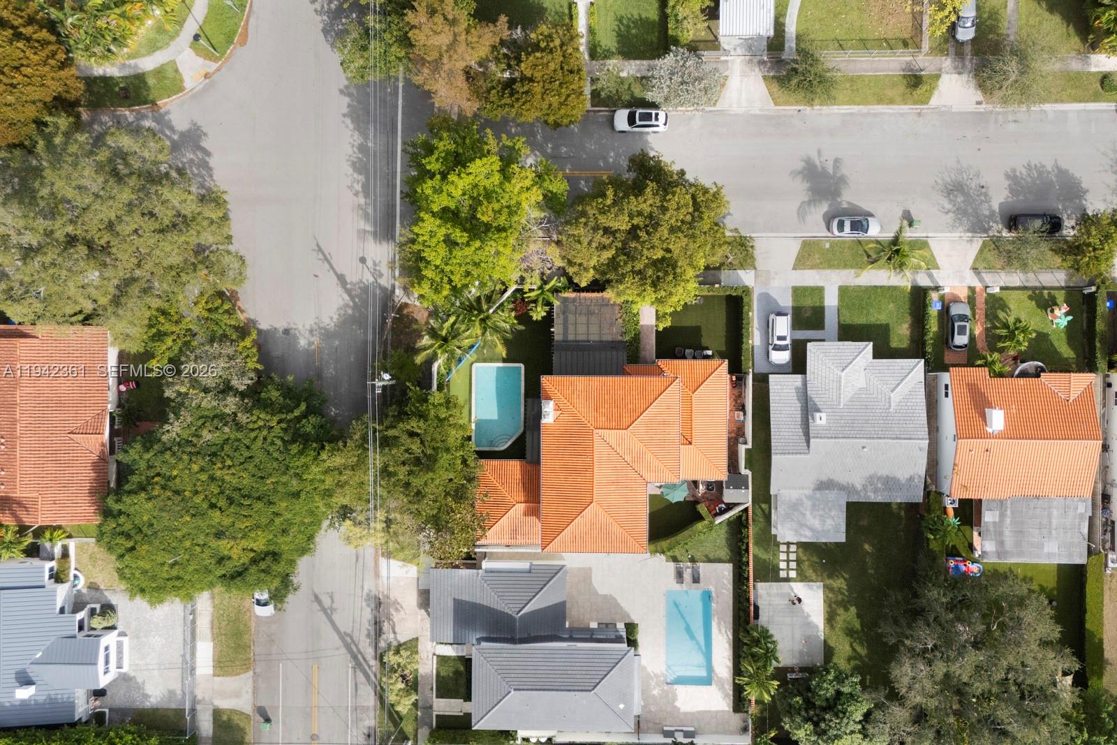 360 Southwest 28th Road Miami, FL 33129 - Photo 32 of 36