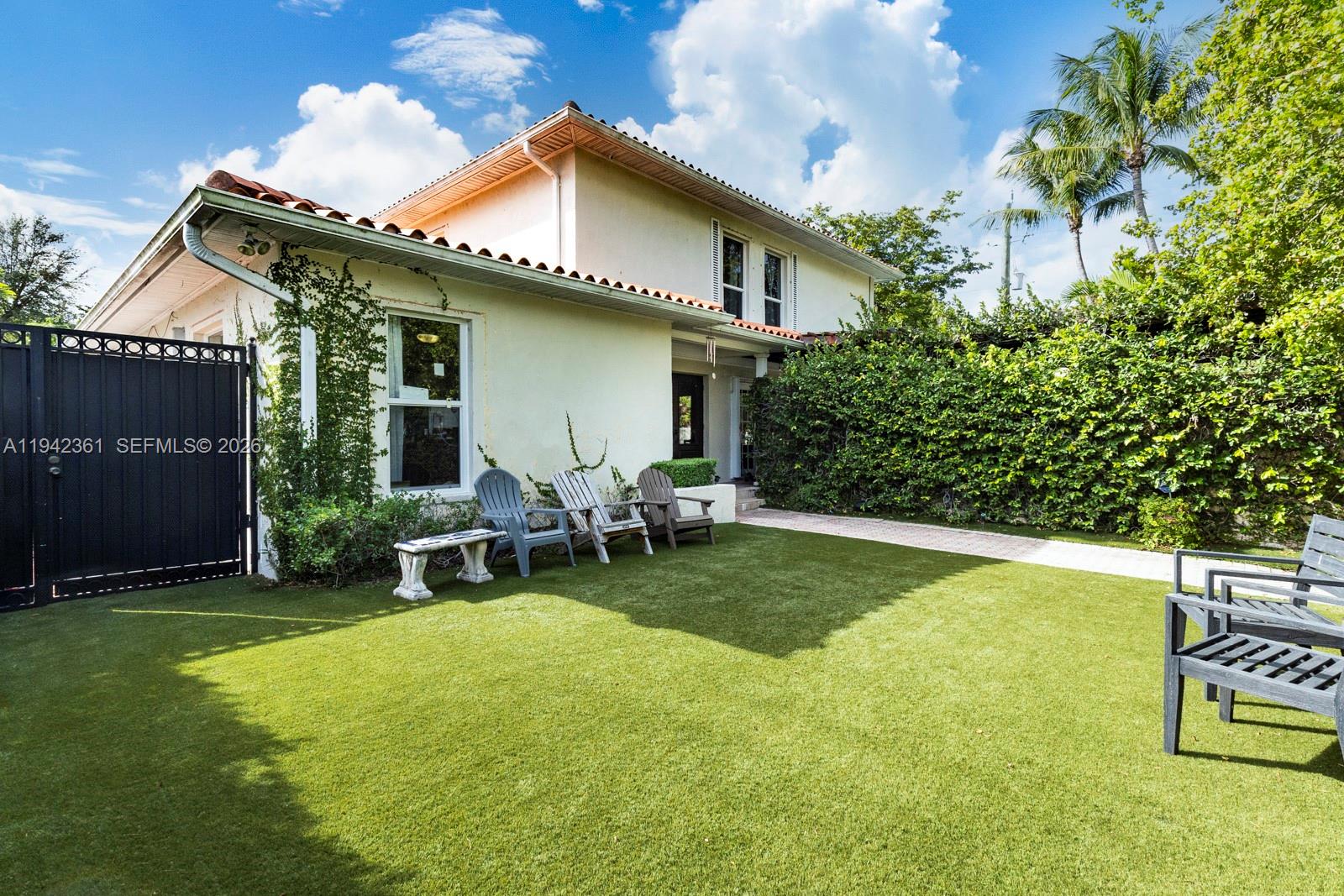 360 Southwest 28th Road Miami, FL 33129 - Photo 10 of 36 Front Garden