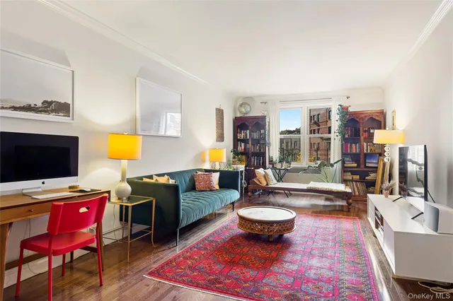 $3,295 | 73-12 35th Avenue, Unit E21 | Jackson Heights