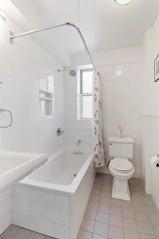 $3,295 | 73-12 35th Avenue, Unit E21 | Jackson Heights